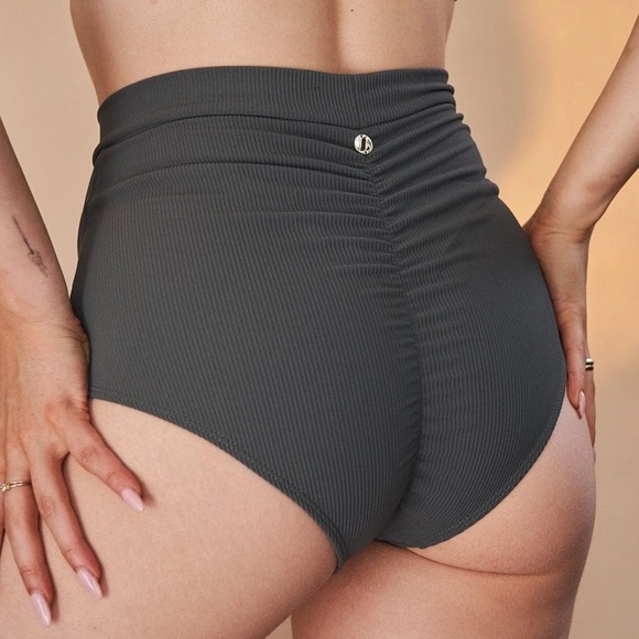 High Waist Scrunch Butt Shorts in Olive 🫒 - Picture 3 of 5